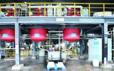 加紧生产增产能，新材料产业迎来发展新机遇